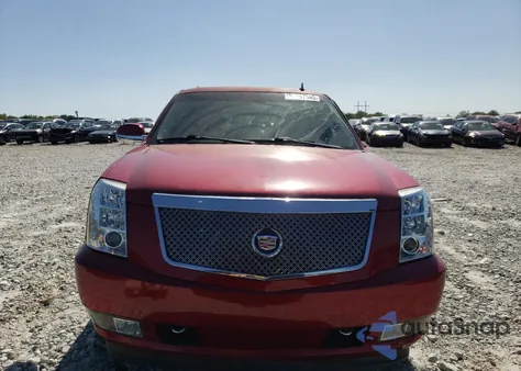 2013 Cadillac Escalade Luxury z USA, uszkodzony, nr VIN 1GYS3BEF2DR347320